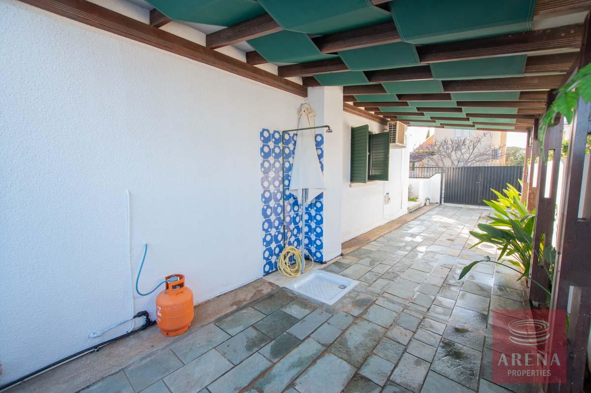 Villa in Ayia Triada - outside shower