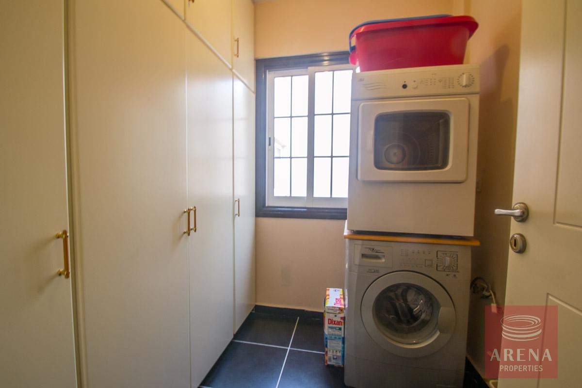 4 bed townhouse in Paralimni - utility room