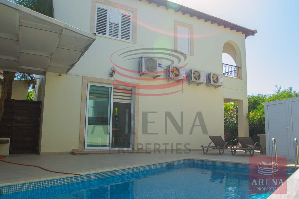 Beautiful villa with title deeds in Pernera for sale