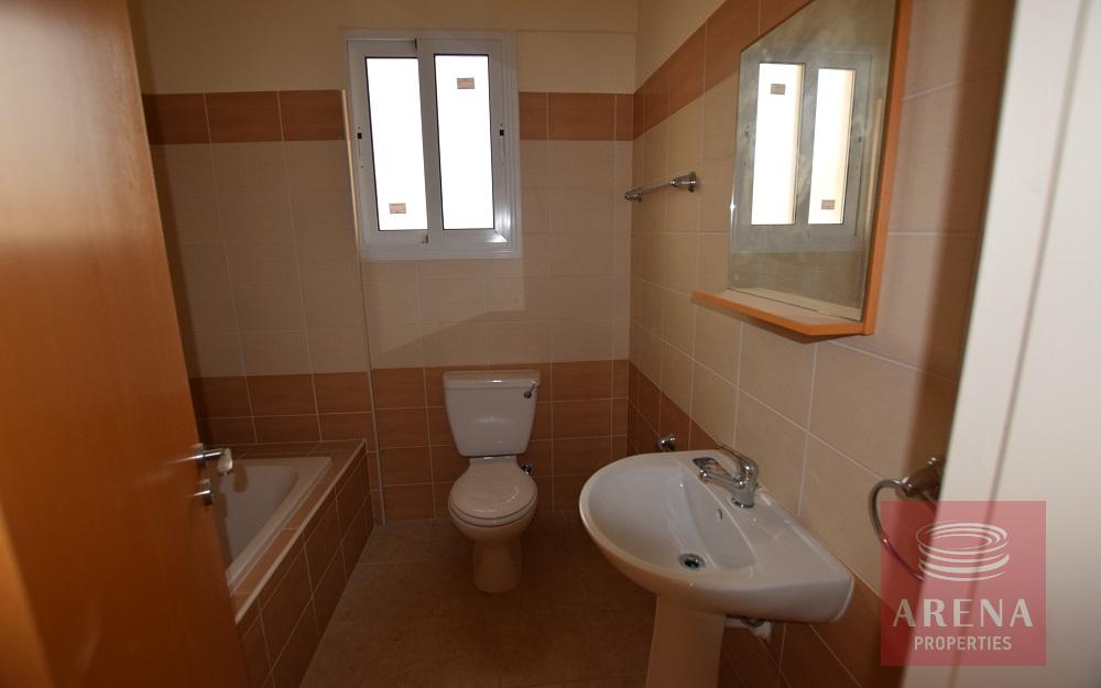 Apartment with deeds in Tersefanou - bathroom