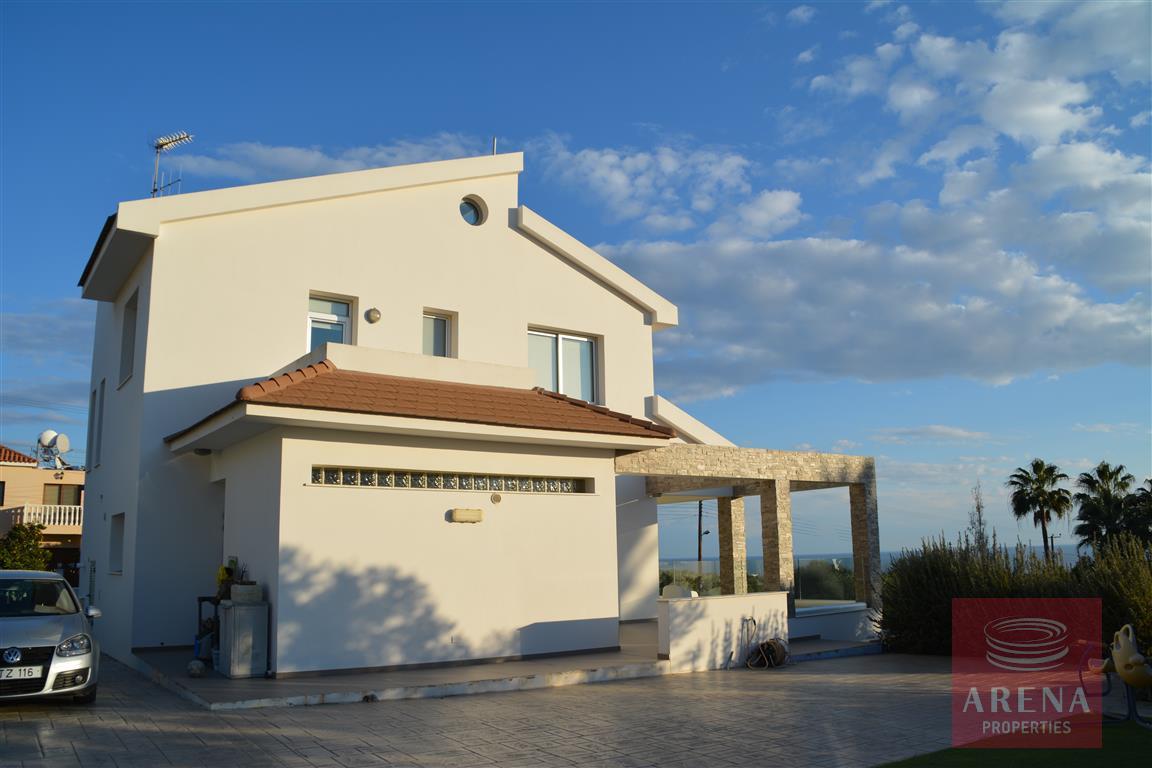 buy 4 bed villa in kokkinos gremmos