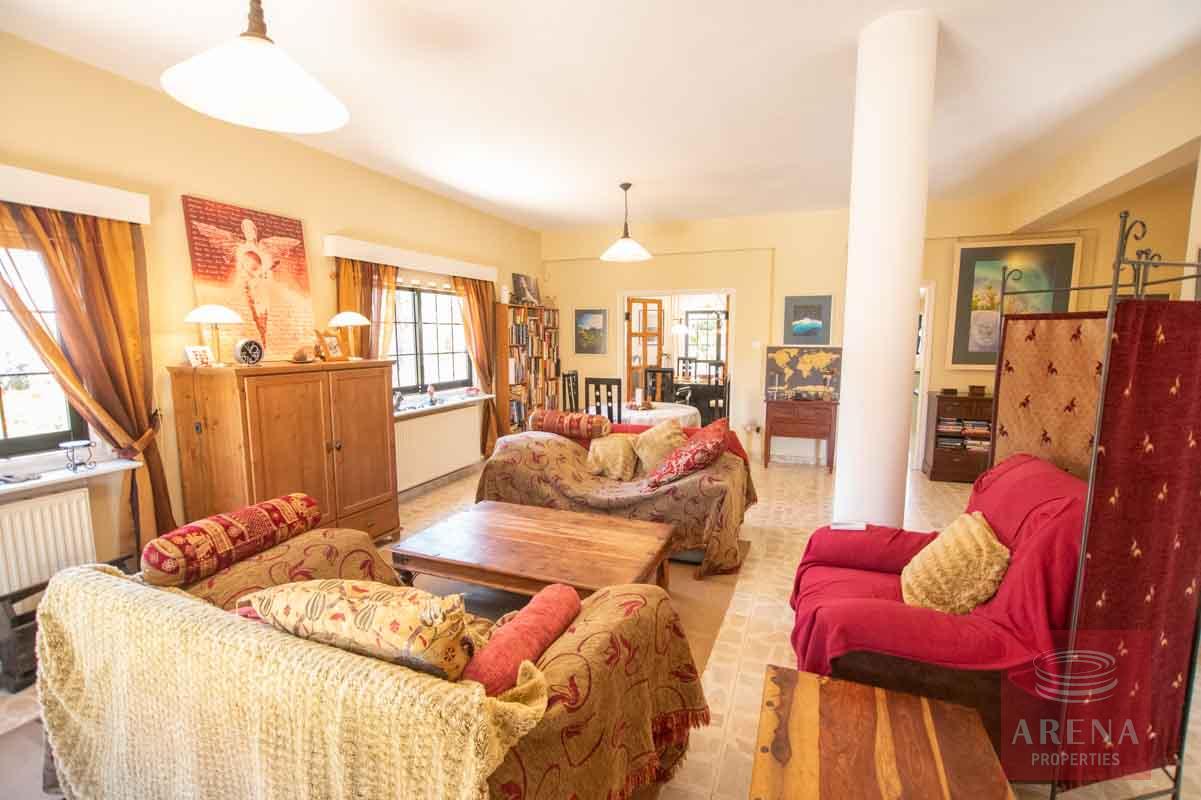 House for sale in Derynia - sitting area