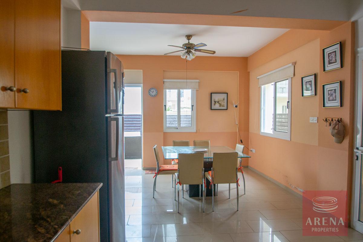3 Bed Villa in Pernera to buy - dining area