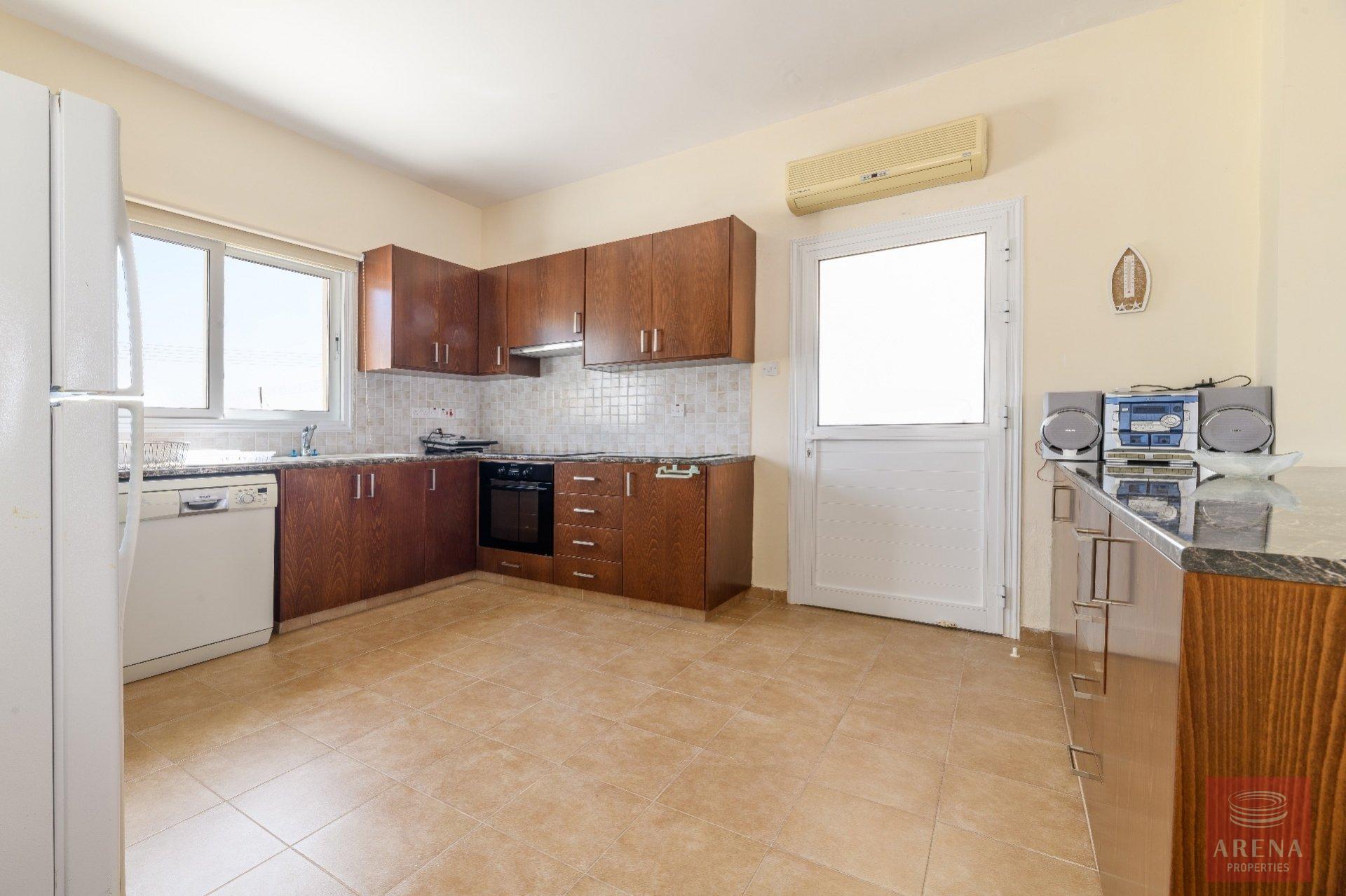 semi-detached house in paralimni - kitchen
