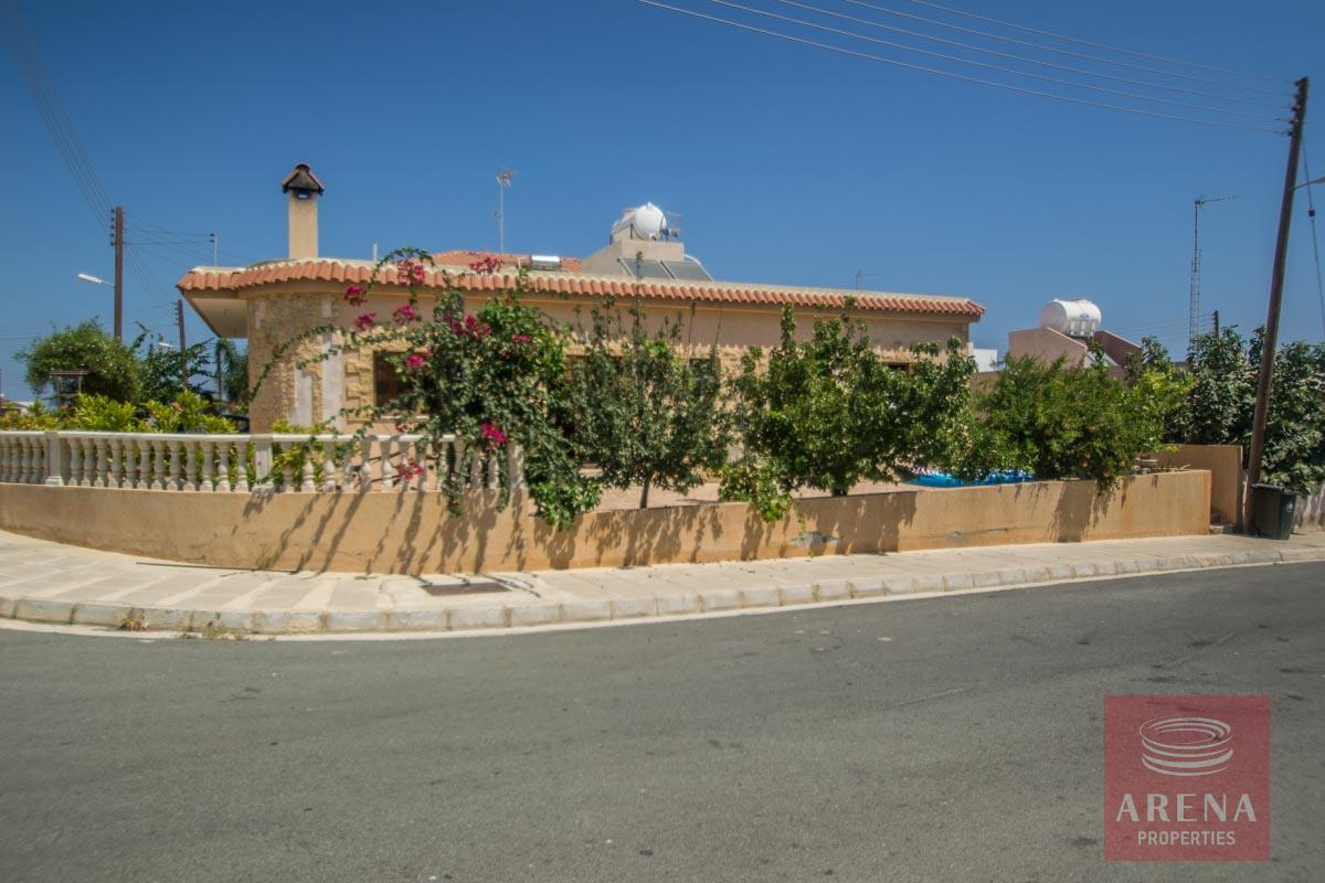 Bungalow for sale in Paralimni
