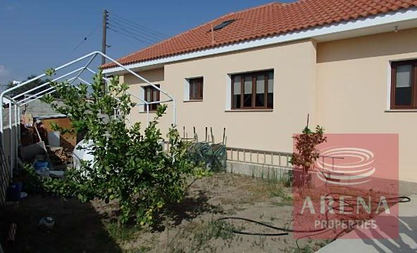 Bungalow for sale in Troulloi