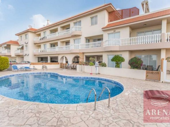 luxury 2 bed apartment in paralimni