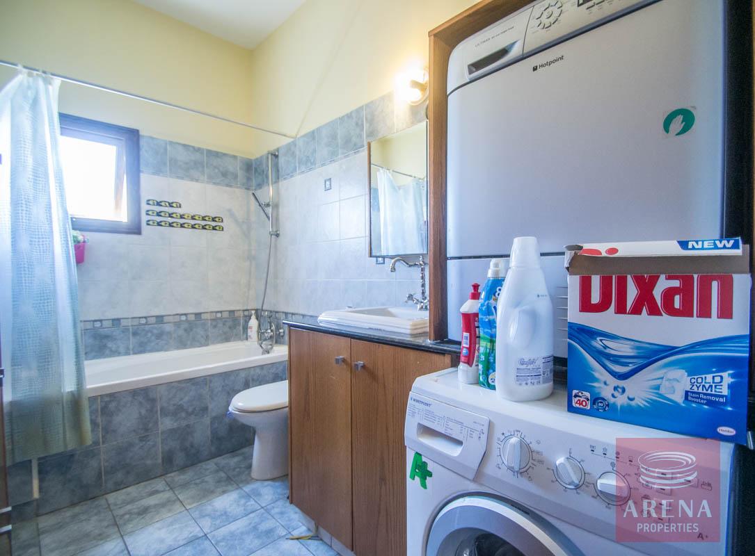 Bungalow for sale in Paralimni - bathroom