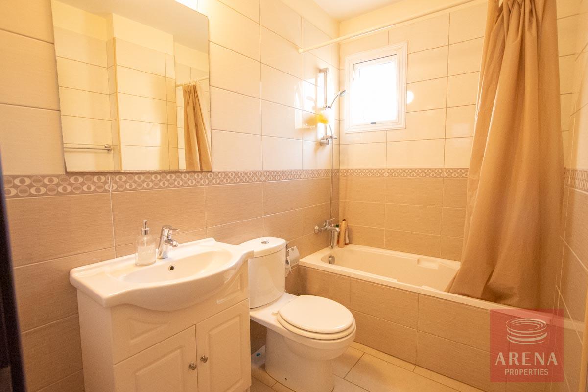Apartment for rent in Kapparis - bathroom