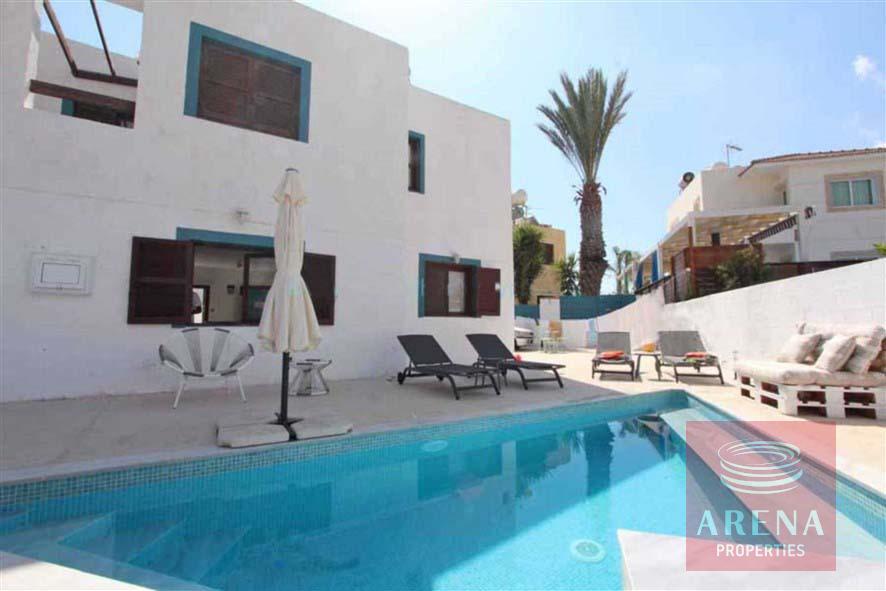 4 bed villa to rent in Ayia Triada