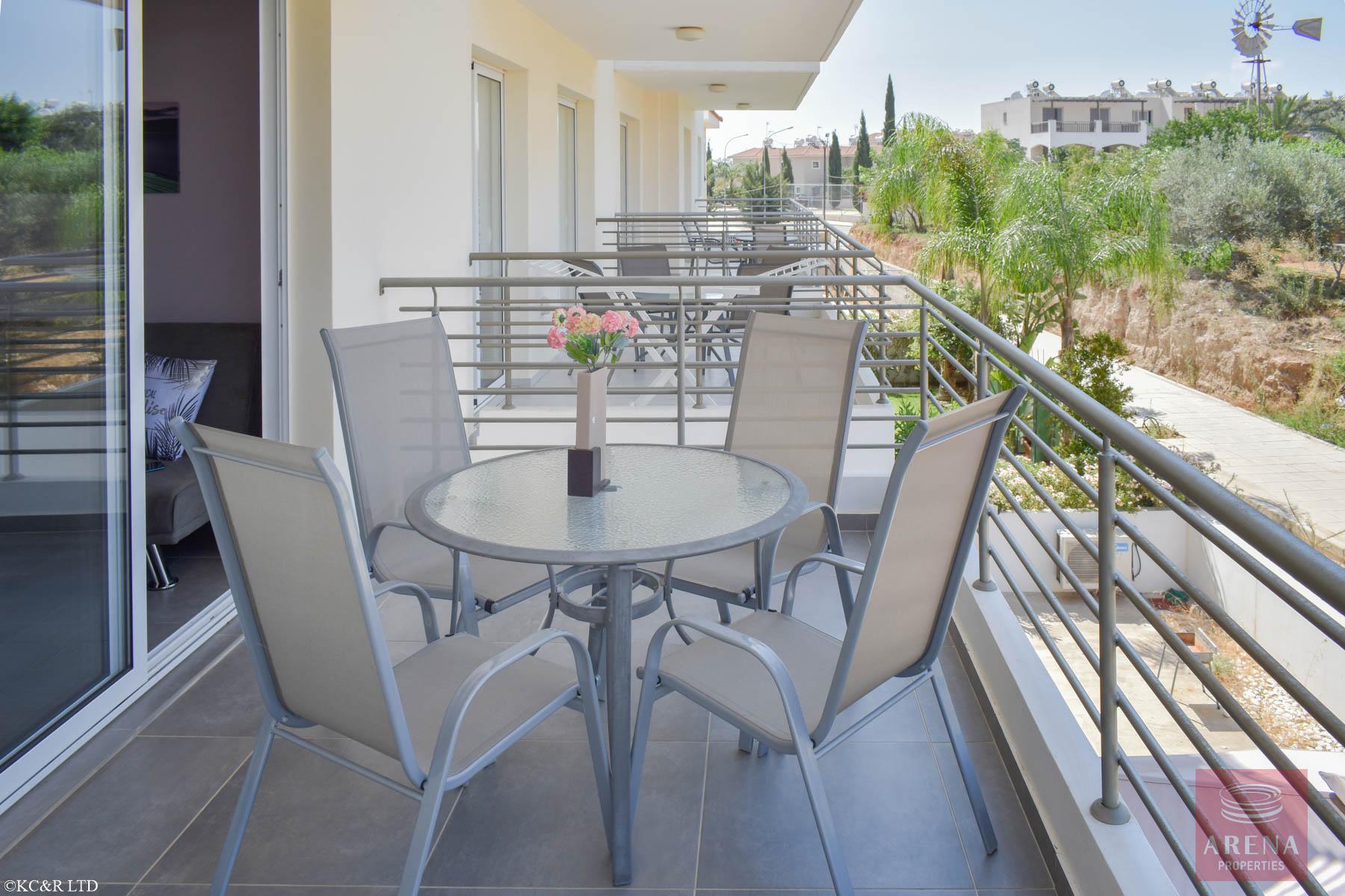 Beautiful Flat in Kapparis - veranda