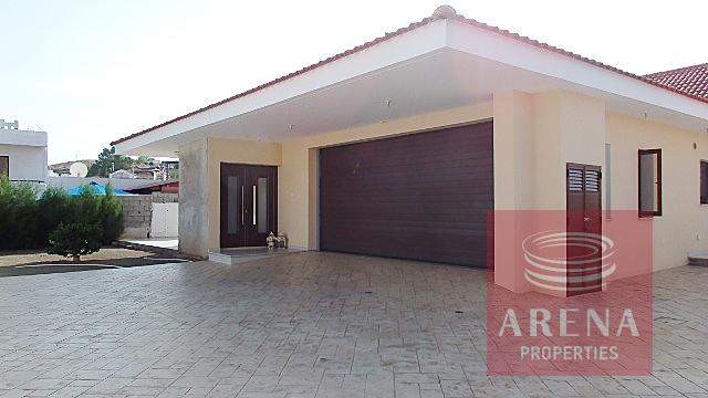 Bungalow to buy in Troulloi