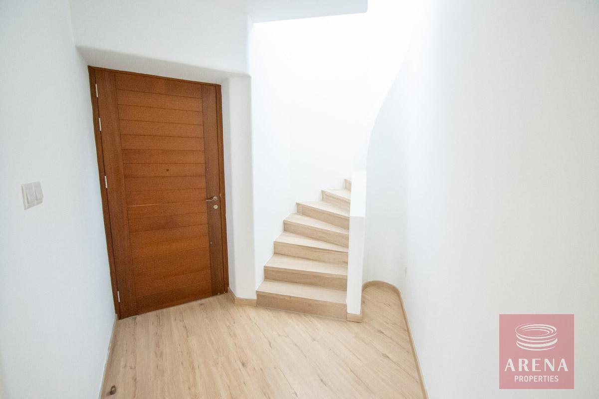 4 Bed House for rent in Paralimni - stairs