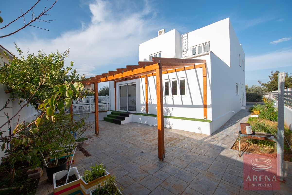 4 Bed House for rent in Paralimni - pergola