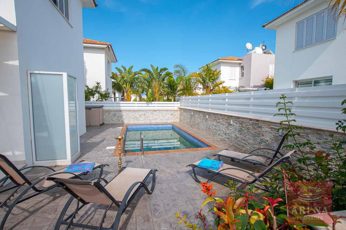 Villa for rent in Ayia Triada - swimming pool