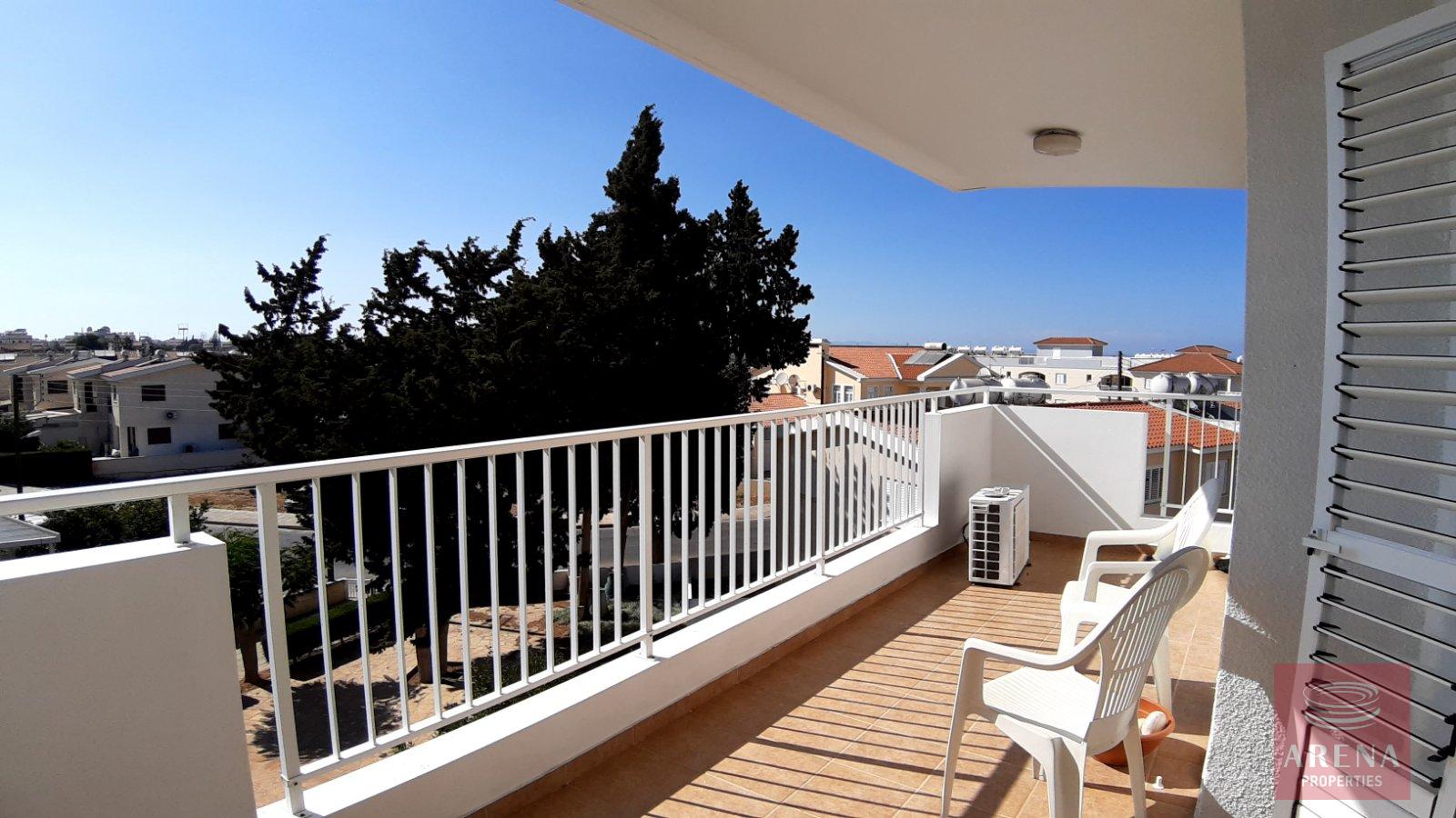Apt for rent in Paralimni - balcony