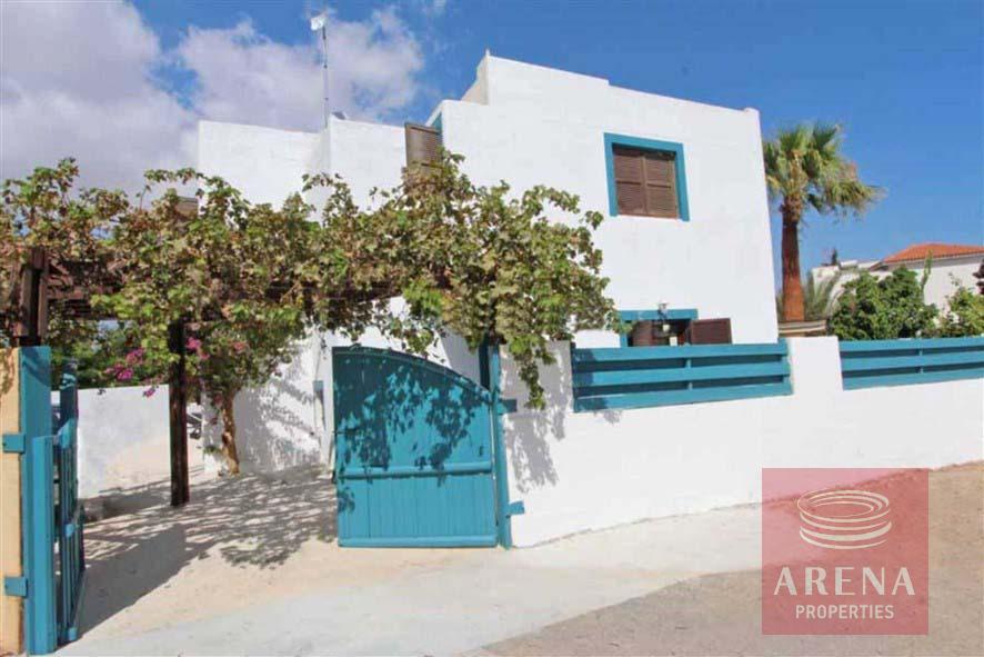 villa for rent in ayia triada