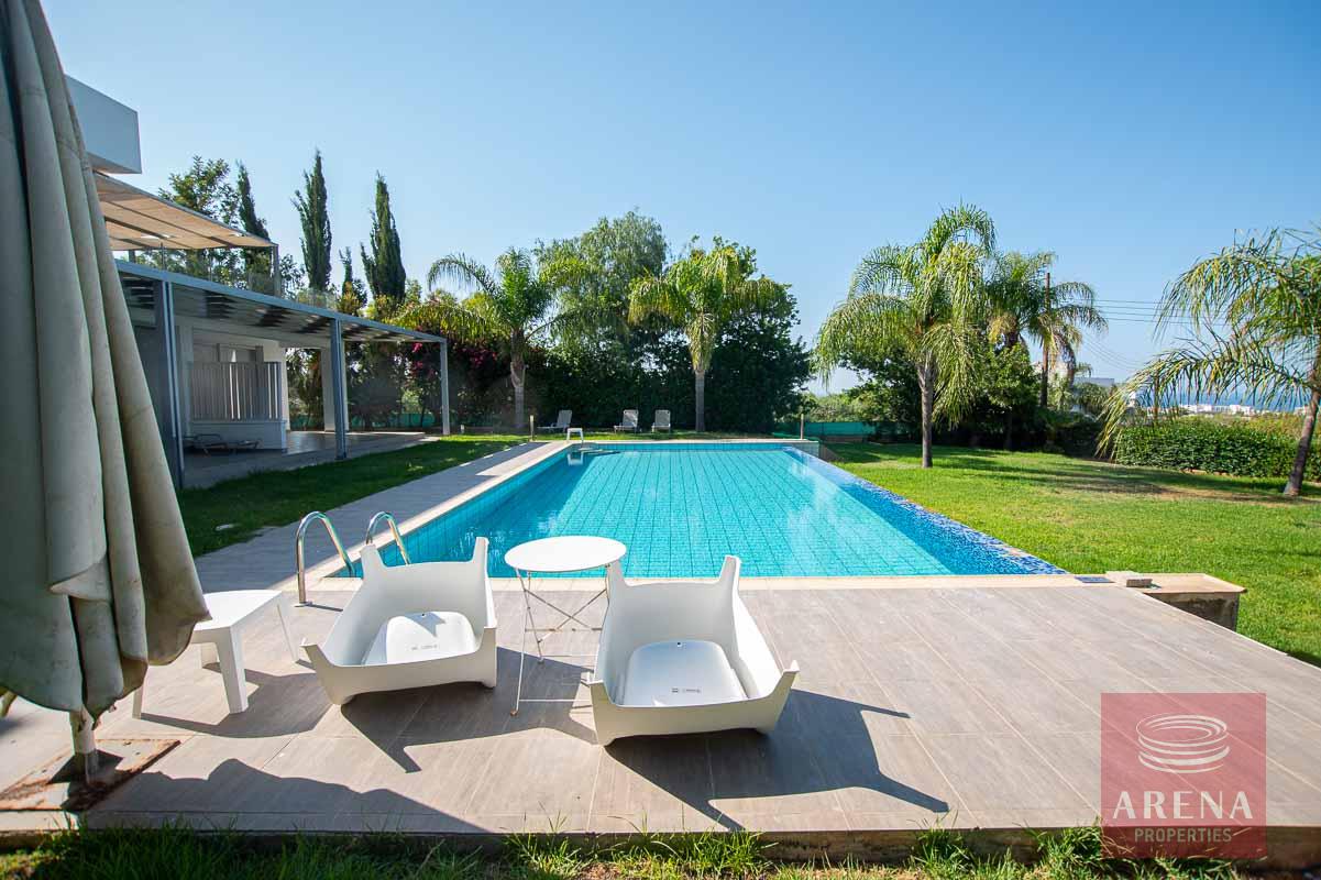 8 Bed Villa in Protaras for sale - swimming pool