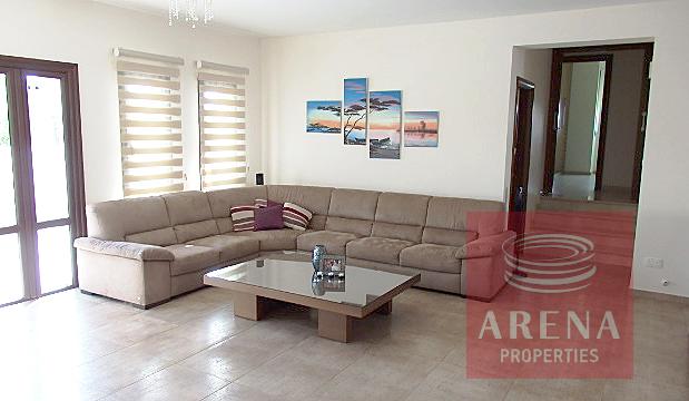 Bungalow for sale in Troulloi - sitting area