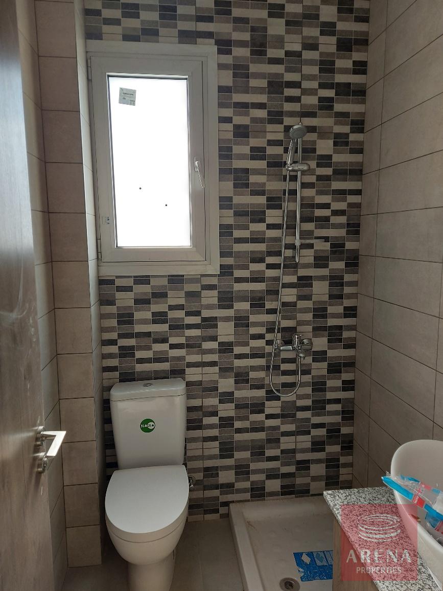 new-apt-in-Larnaca - bathroom