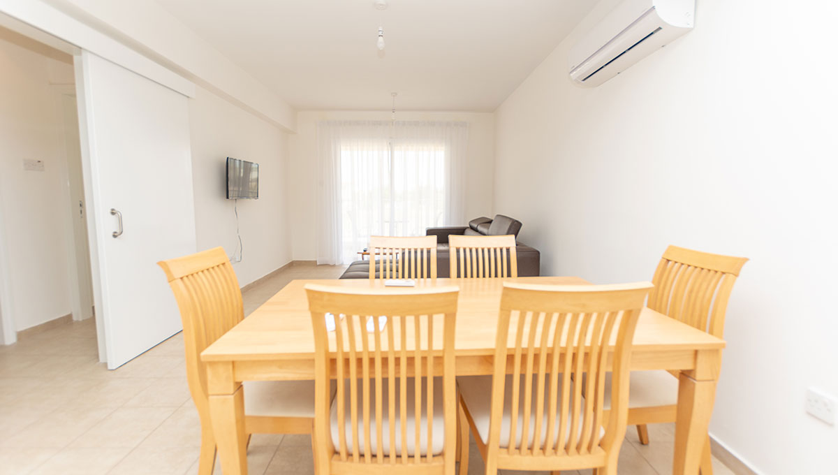Flat in Paralimni for sale - dining