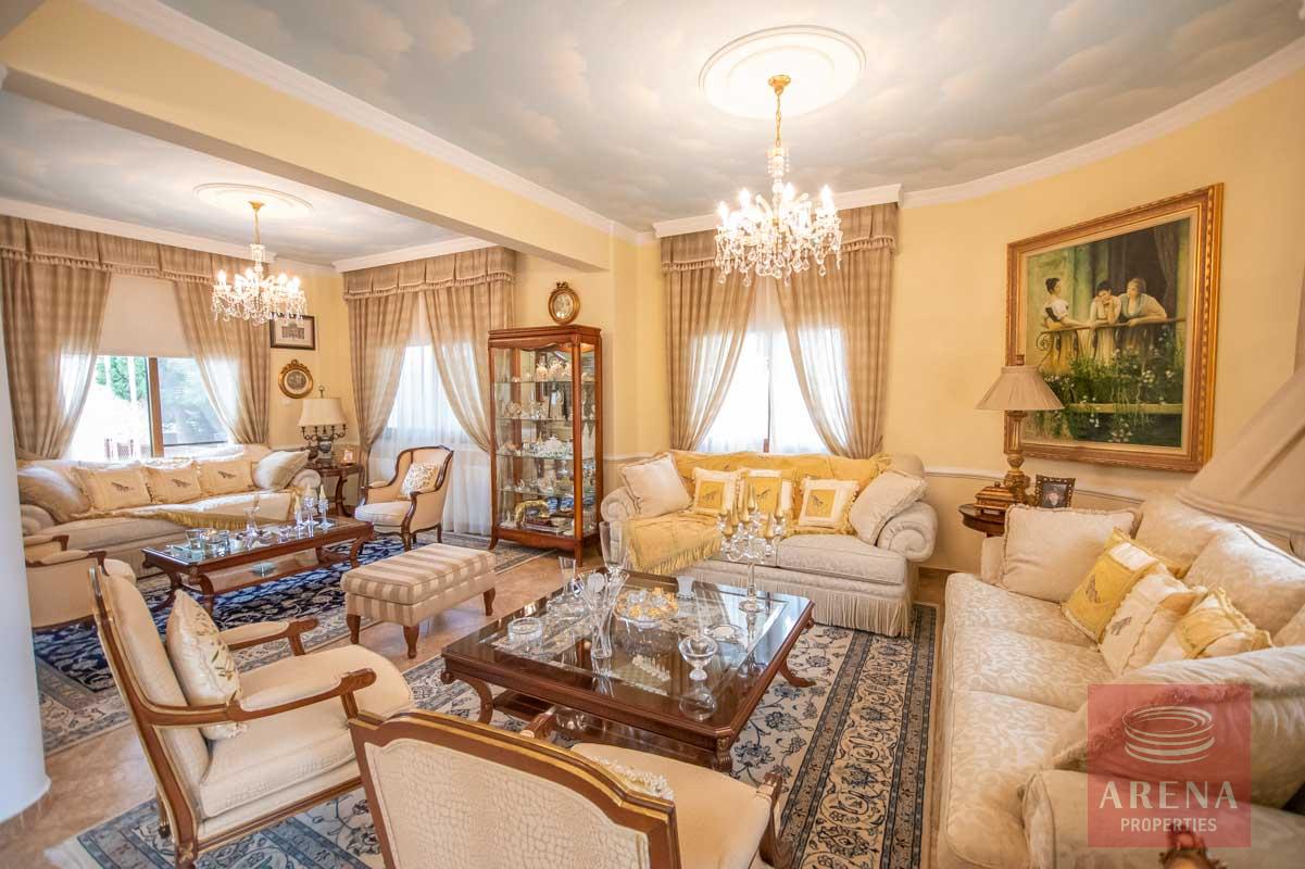 Luxury Villa in Paralimni for sale - sitting area