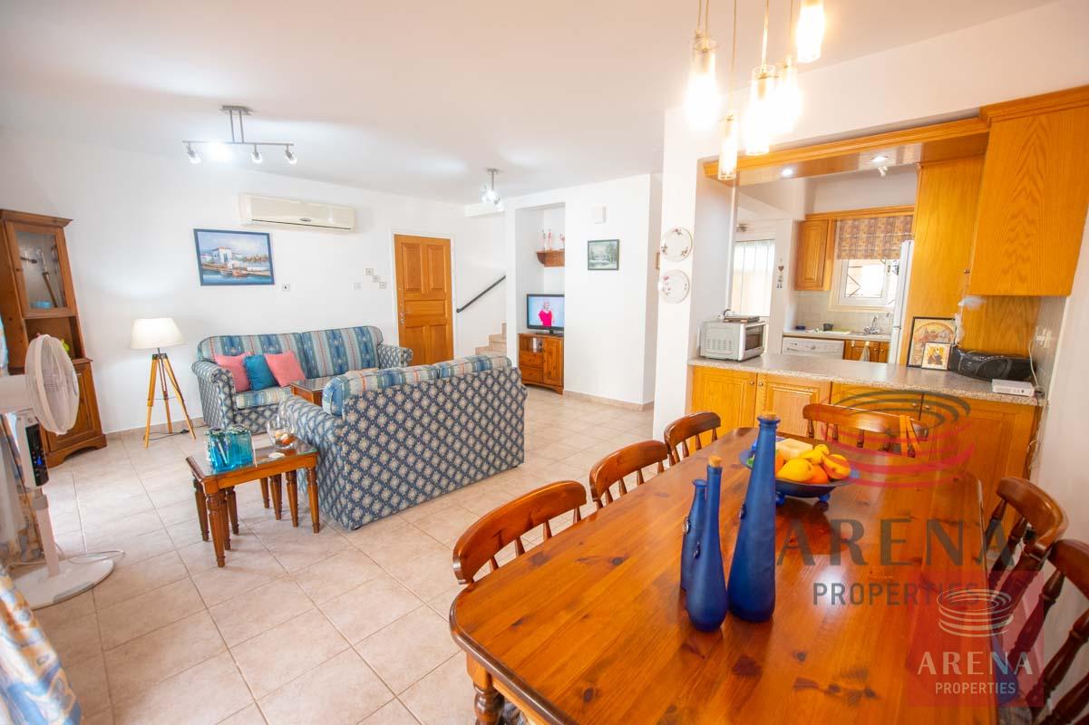 Link-Detached House in Kapparis to buy - dining area