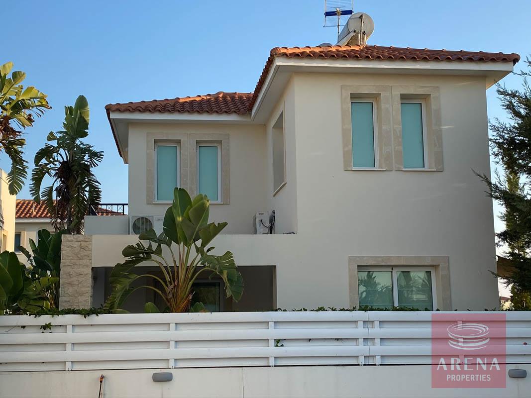 villa with deeds in Pernera for sale