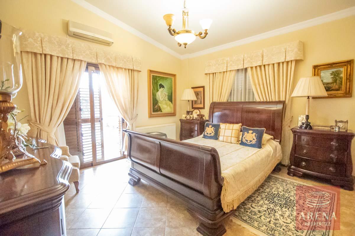 Luxury Villa in Paralimni for sa;l - bedroom