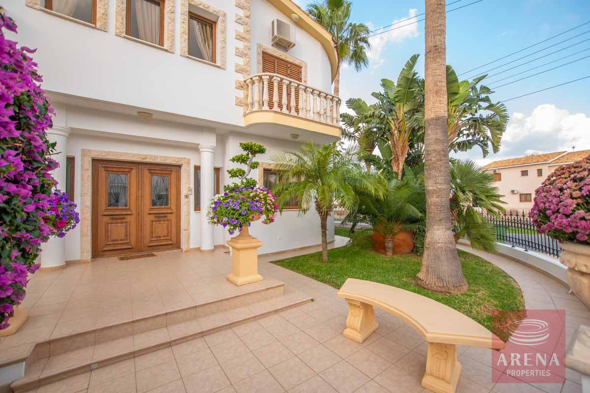 Luxury Villa in Paralimni to buy