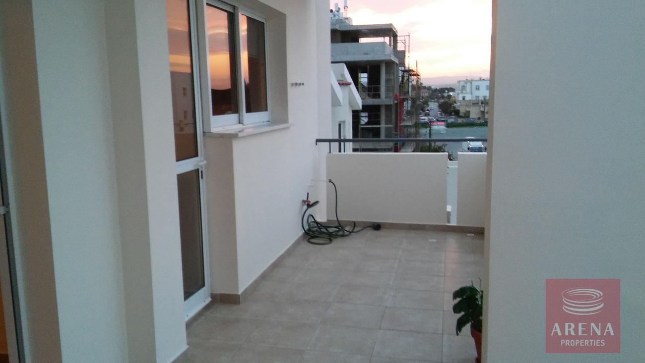 2 bed apt for rent in Larnaca - balcony