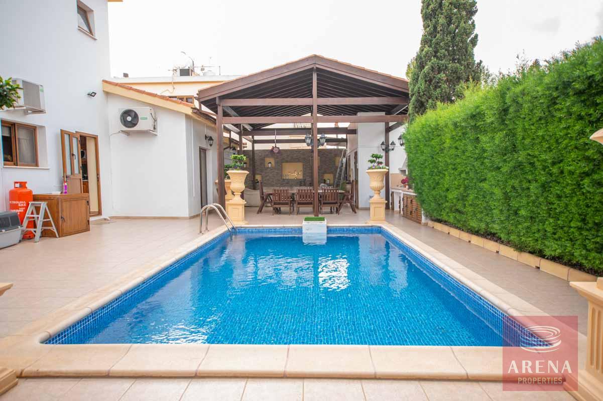 Luxury Villa in Paralimni - pool