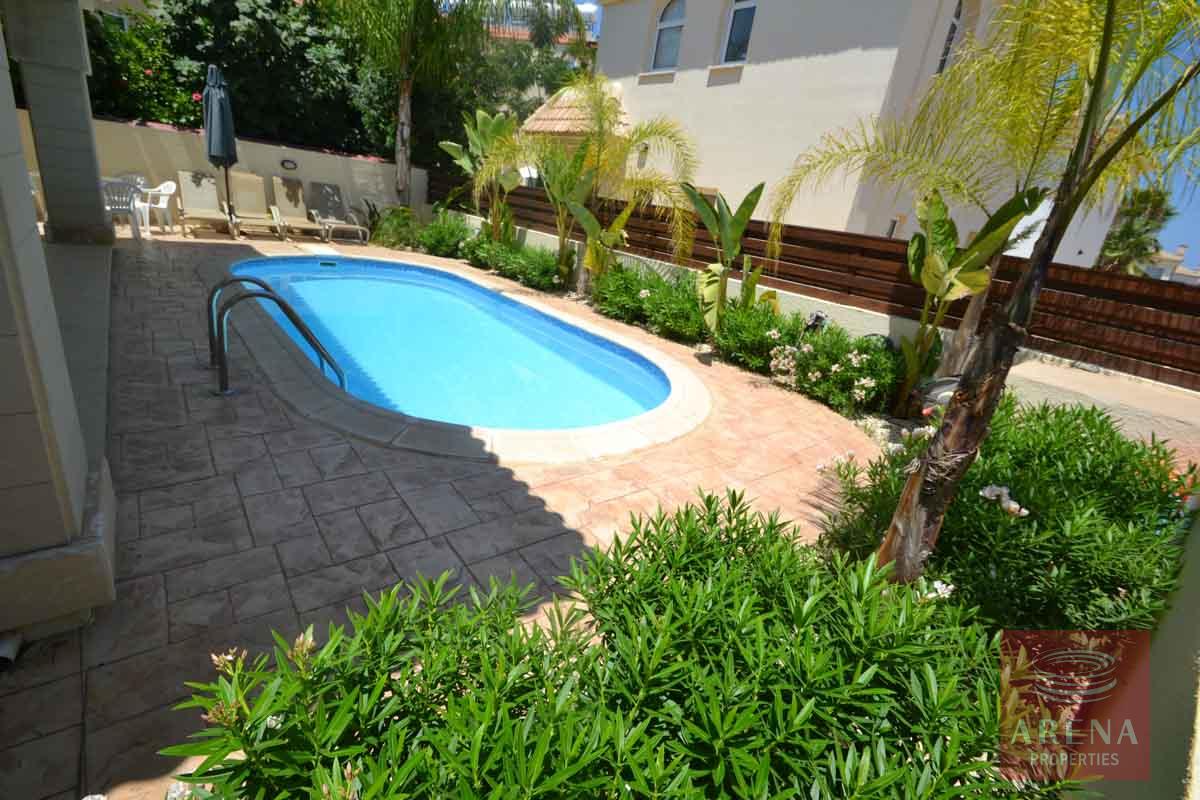 Villa in Kapparis for sale - pool