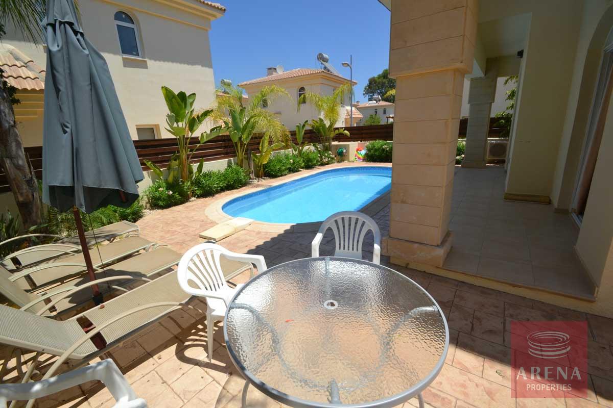 Villa in Kapparis for sale - swimming pool