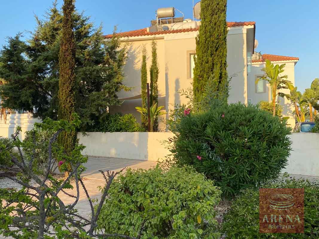 villa for sale in Pernera