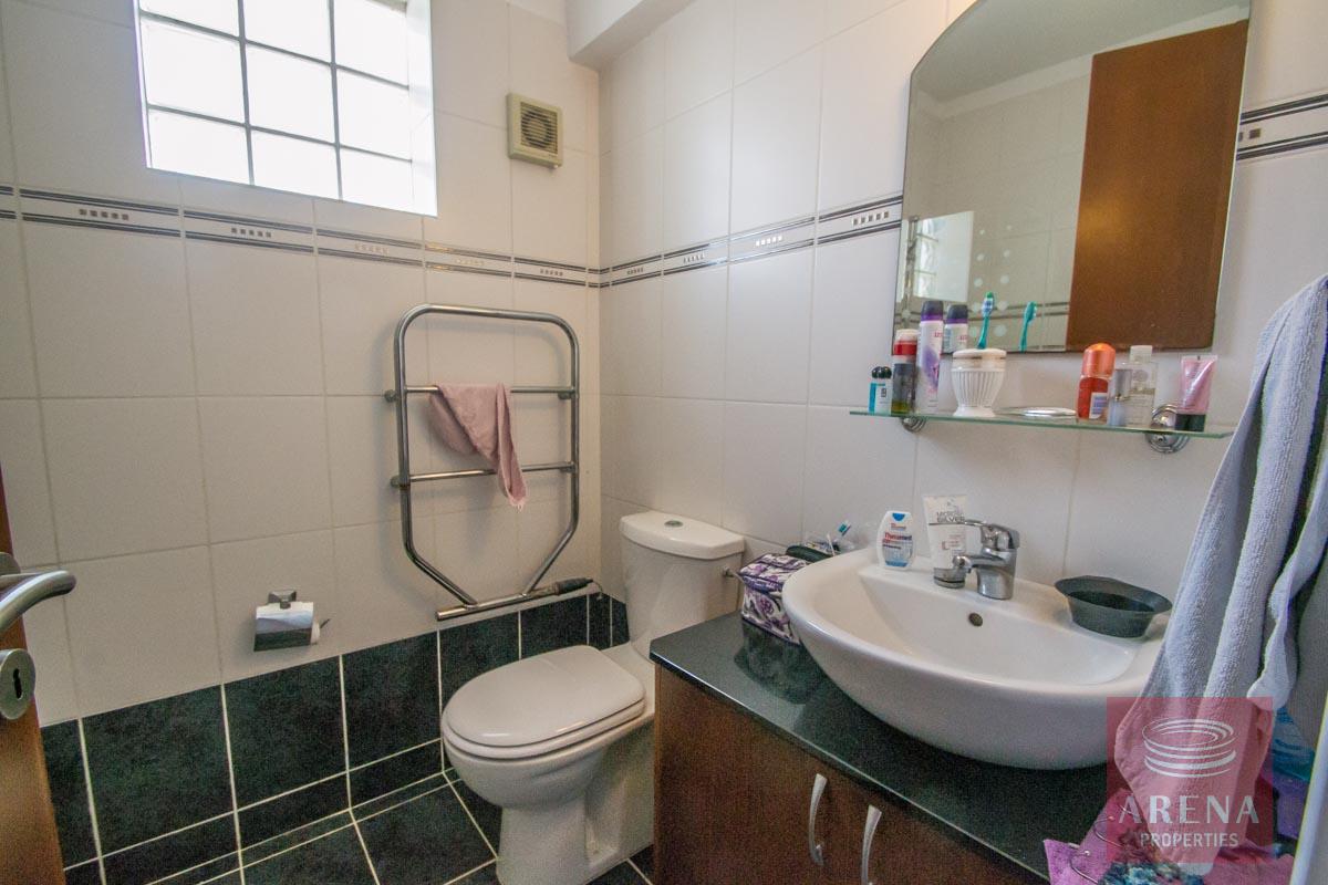 for sale villa in Paralimni - bathroom