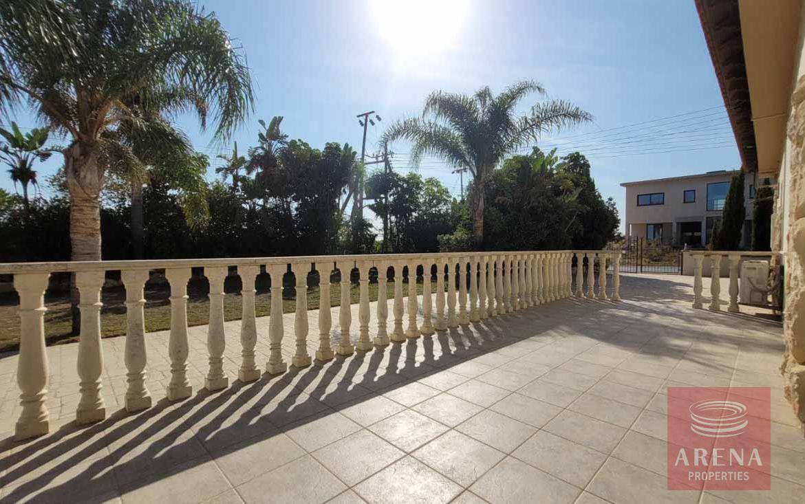 5 Bed Villa in Paralimni - veranda