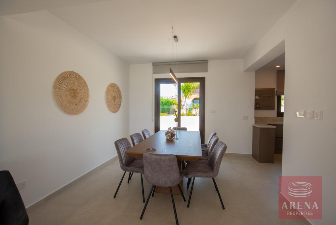 Seafront villa in Ayia thekla - dining area