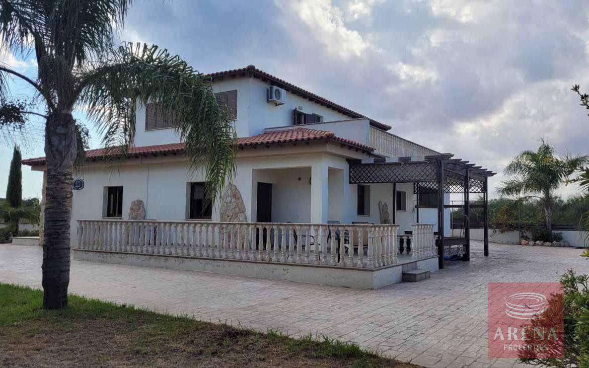 5 Bed Villa in Paralimni to buy