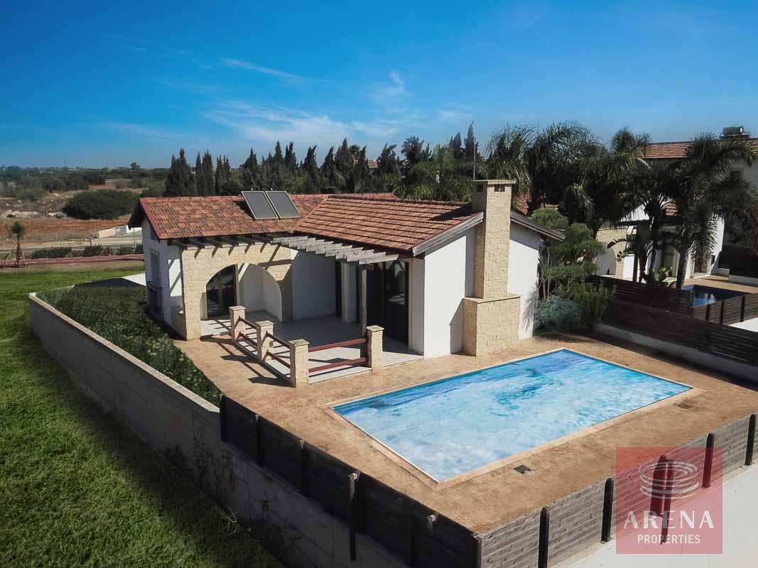 Bungalow in Ayia Thekla for sale