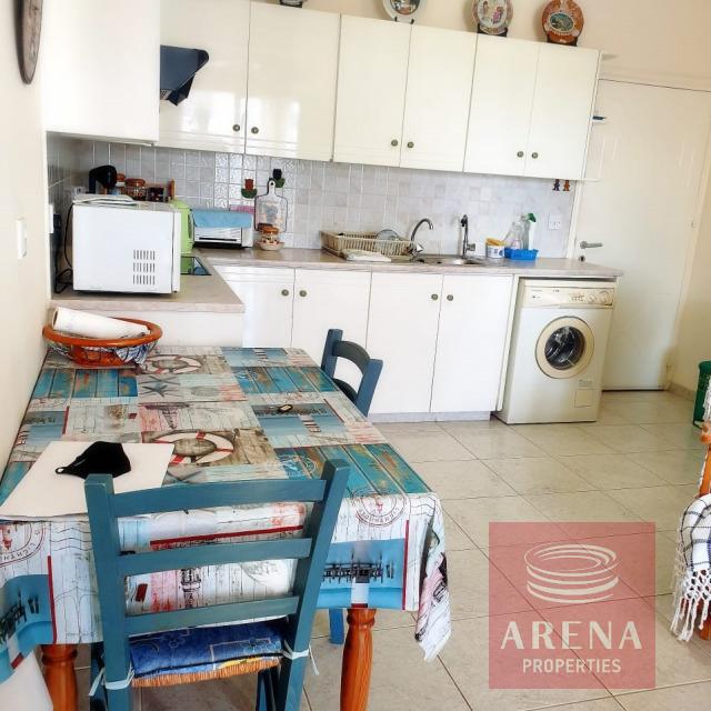 2 bed flat in Kapparis - dining area