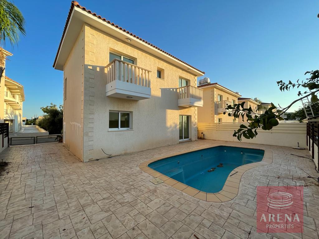 Villa in Pernera with Deeds to buy