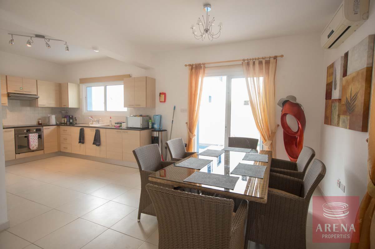 3 bed villa for sale in Kapparis - dining area