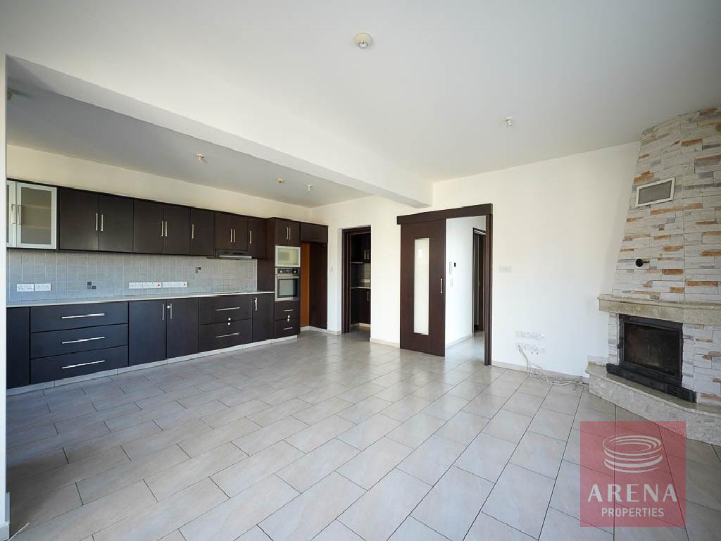 4 bed house in Meneou - kitchen