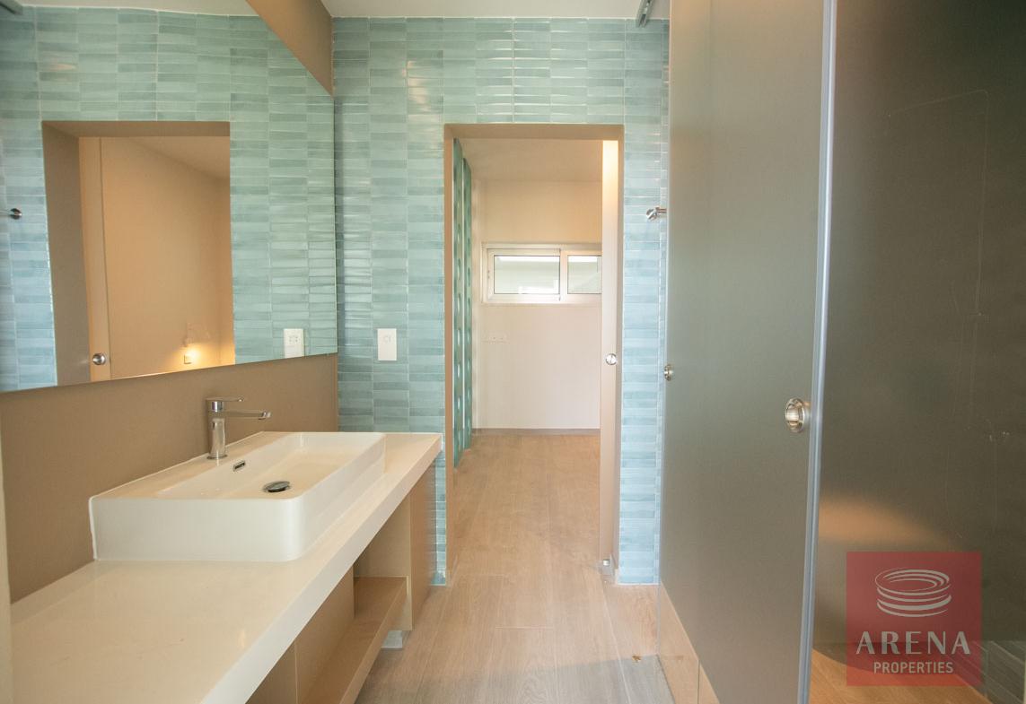Apartment for sale in Kapparis - bathroom
