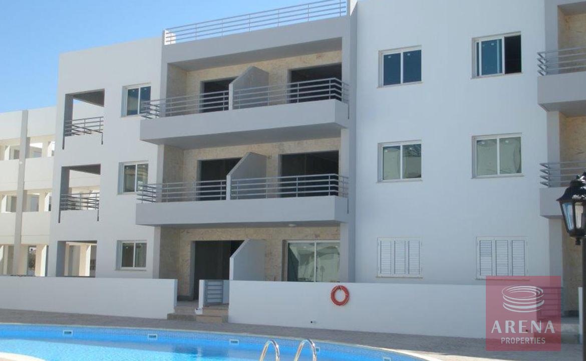 2 Bed Apt in the center of Paralimni for sale