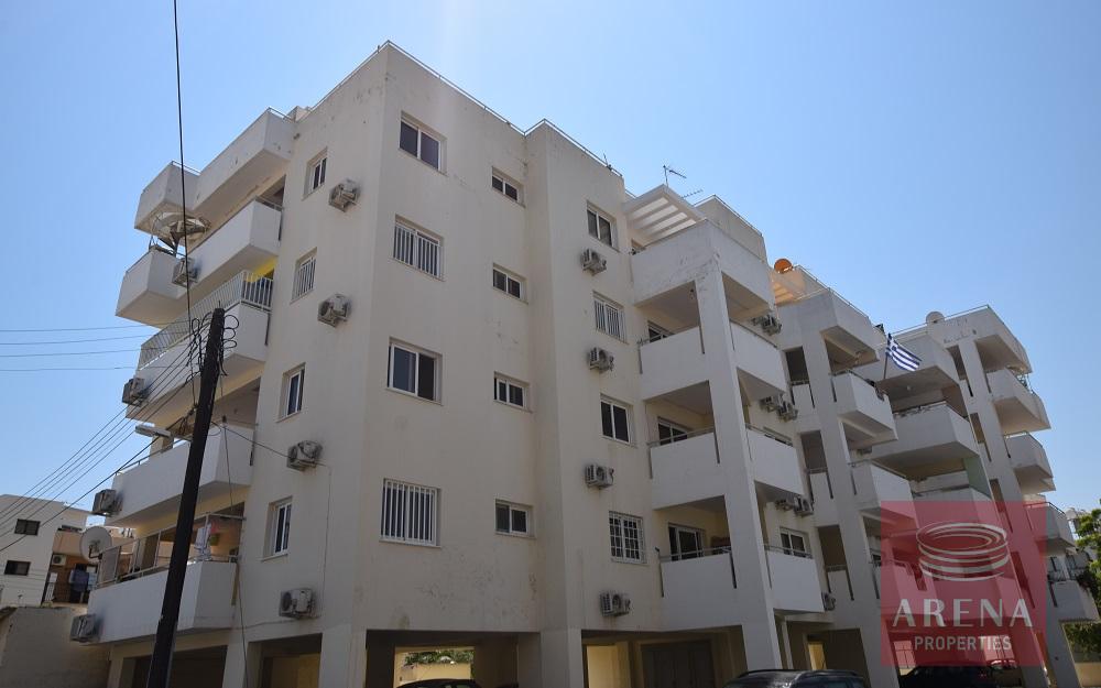2 Bed Apartment with Roof Garden for sale