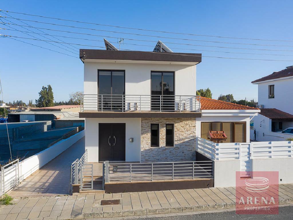 4 bed house in Meneou for sale