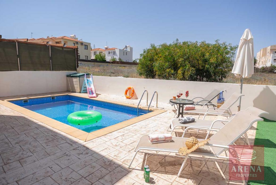 Villa for rent in Pernera - pool