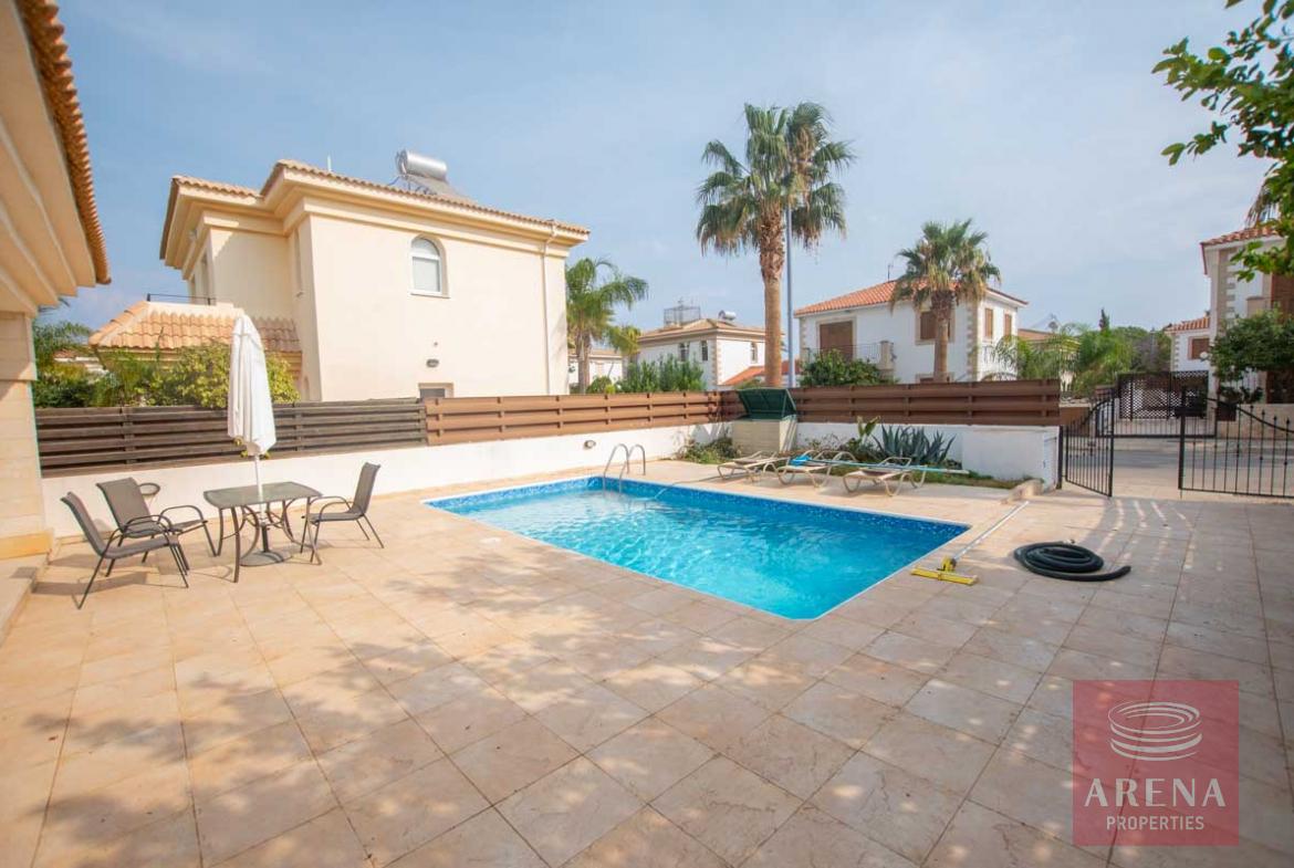 Villa for rent in Kapparis - pool